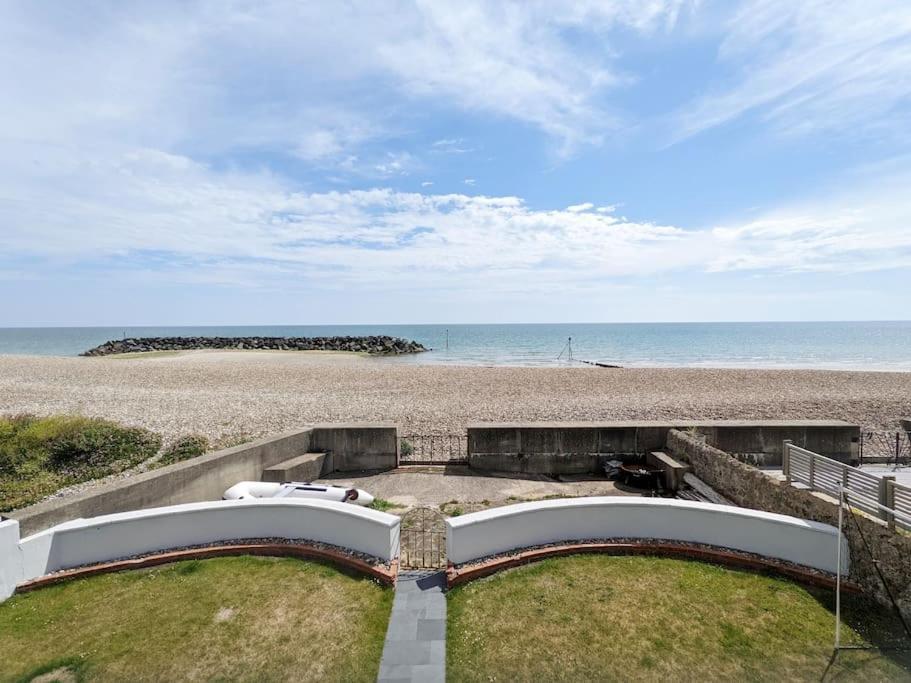 Beach View Middleton-on-Sea Экстерьер фото